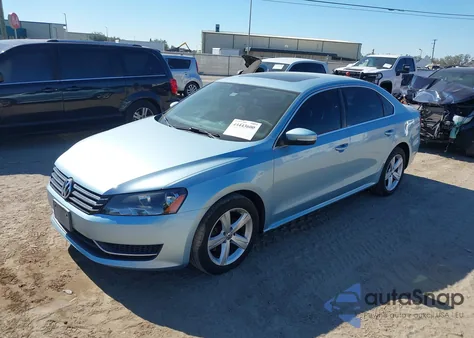 2013 Volkswagen Passat 2.5L Se из США, поврежденный, VIN 1VWBP7A34DC136641